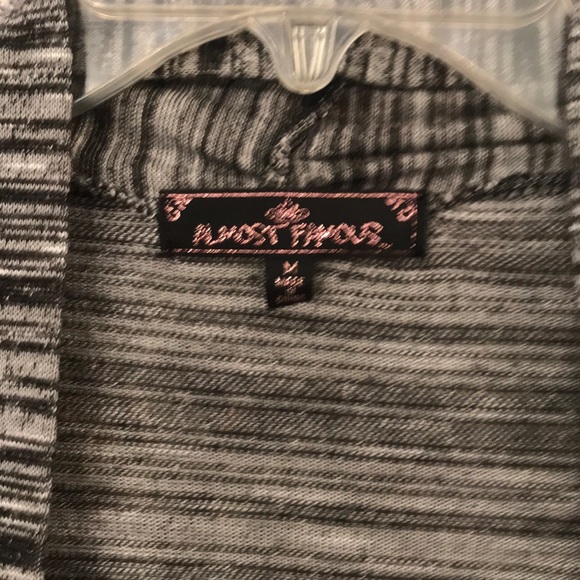 Blouse - Picture 2 of 2